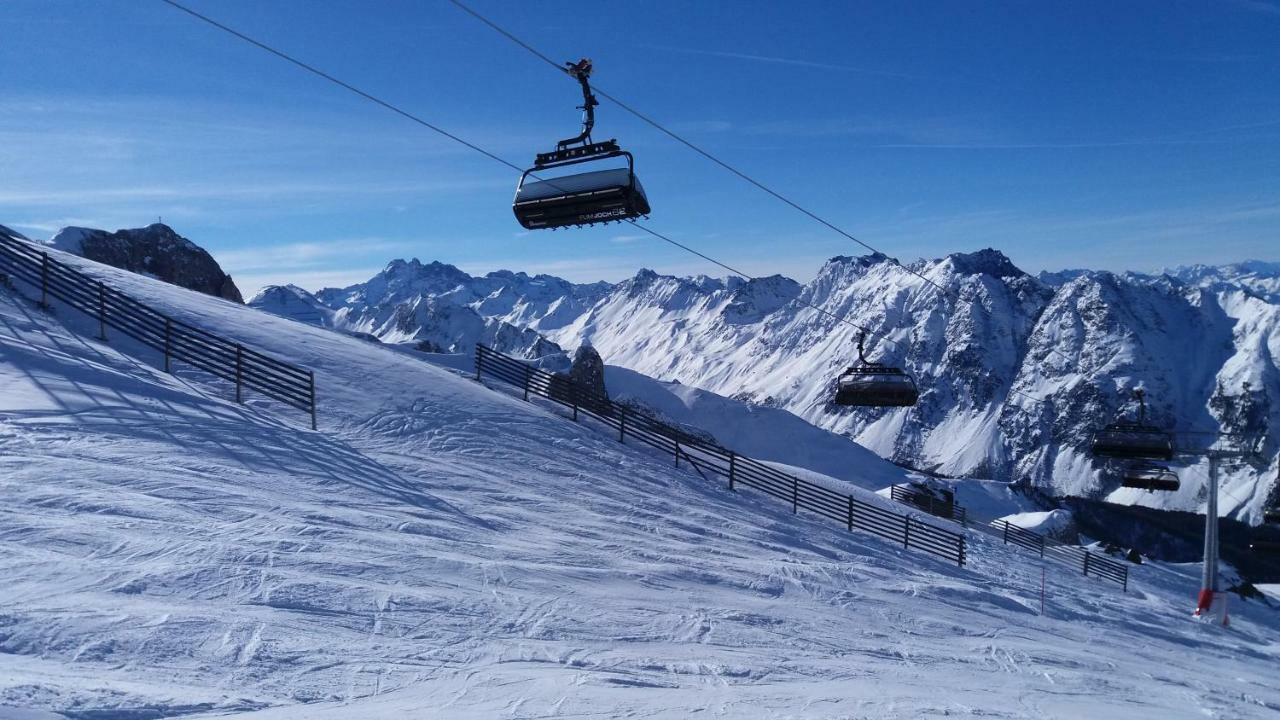 Chalet Tyrol Fuegen Exterior photo